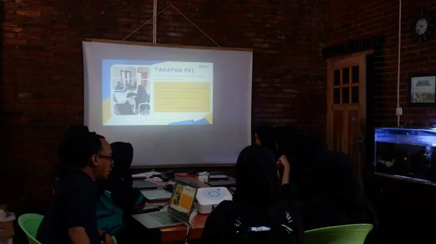 https://indito.id/blog/news-2/hari-kedua-pkl-coding-di-pt-indito-latihan-ngoding-dan-menulis-esai-untuk-menentukan-arah-digital-talenta-muda-80 https://indito.id/blog/news-2/hari-kedua-pkl-coding-di-pt-indito-latihan-ngoding-dan-menulis-esai-untuk-menentukan-arah-digital-talenta-muda-80