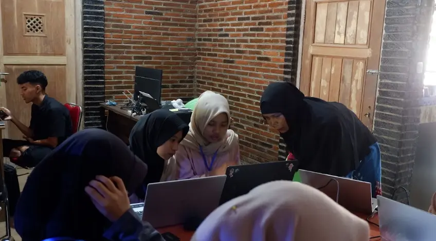 https://indito.id/blog/news-2/pembukaan-pkl-coding-hari-ketiga-di-pt-indito-pembagian-tugas-berdasarkan-potensi-dan-minat-peserta-84